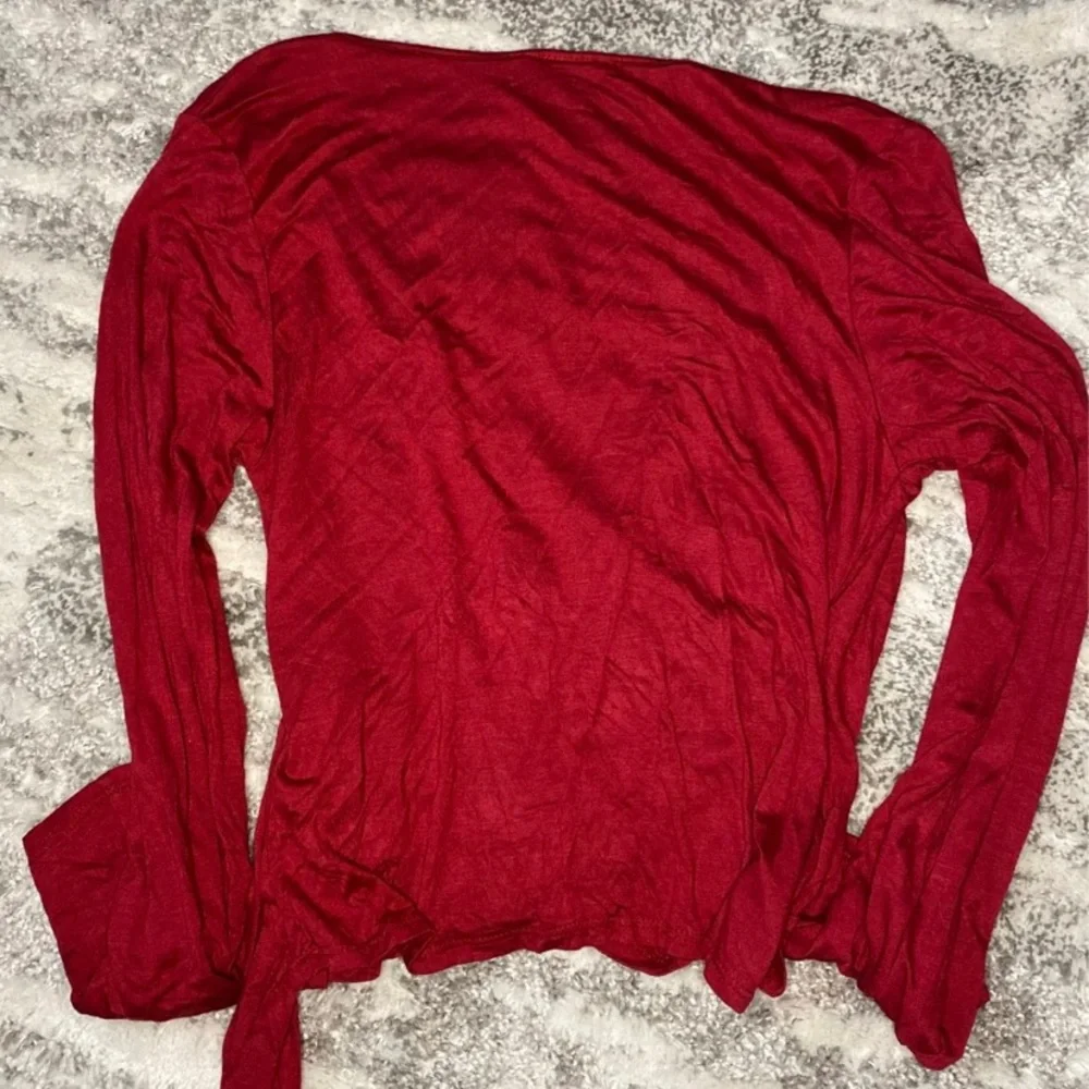 Red blouse - Picture 5 of 5